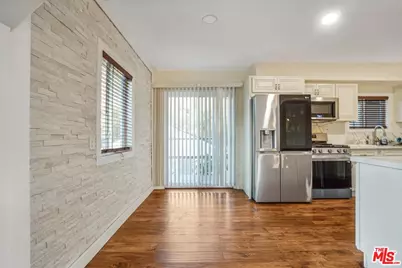 2070 Lilac Ln, Glendale, CA 91206 - Photo 16