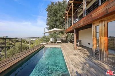 2835 Oak Point Dr, Los Angeles, CA 90068 - Photo 4