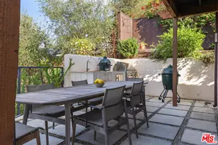 2835 Oak Point Dr, Los Angeles, CA 90068 - Photo 32