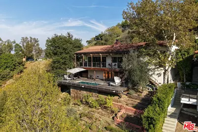 2835 Oak Point Dr, Los Angeles, CA 90068 - Photo 42