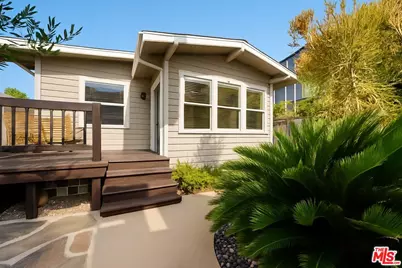 643 Santa Clara Ave, Venice, CA 90291 - Photo 2