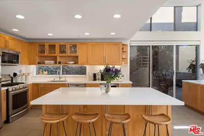 11925 Goshen Ave #4, Los Angeles, CA 90049 - Photo 4