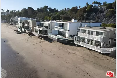 27212 Pacific Coast Hwy, Malibu, CA 90265 - Photo 2