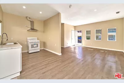 1959 S La Salle Ave, Los Angeles, CA 90018 - Photo 36