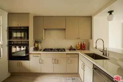 11847 Gorham Ave #302, Los Angeles, CA 90049 - Photo 6