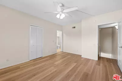 21219 Roscoe Blvd #211, Canoga Park, CA 91304 - Photo 14