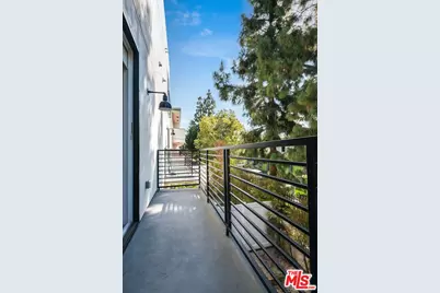 15330 Weddington St, Sherman Oaks, CA 91411 - Photo 28