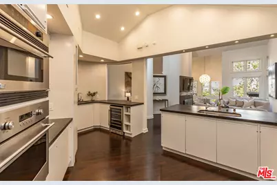 851 Glenmont Ave, Los Angeles, CA 90024 - Photo 10