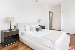 17 N Venice Blvd, Venice, CA 90291 - Photo 12