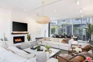 17 N Venice Blvd, Venice, CA 90291 - Photo 2