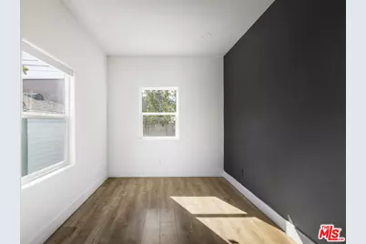 2074 W 29th St, Los Angeles, CA 90018 - Photo 14