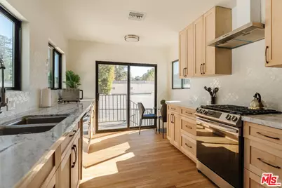 2060 High Tower Dr, Los Angeles, CA 90068 - Photo 8