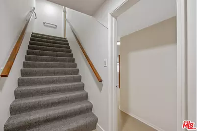 210 S Bundy Dr, Los Angeles, CA 90049 - Photo 16