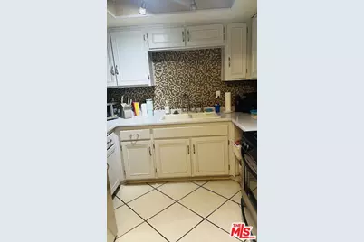 810 W Compton Blvd #16, Compton, CA 90220 - Photo 2