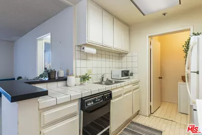 222 S Central Ave #315, Los Angeles, CA 90012 - Photo 8