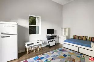 3589 Multiview Dr, Los Angeles, CA 90068 - Photo 30