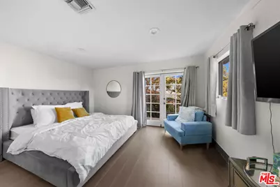 14550 Round Valley Dr, Sherman Oaks, CA 91403 - Photo 14