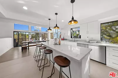 14550 Round Valley Dr, Sherman Oaks, CA 91403 - Photo 8