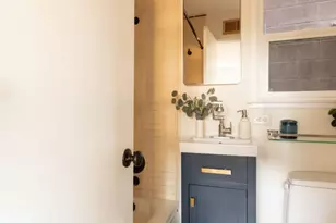 12458 Laurel Terrace Dr, Studio City, CA 91604 - Photo 10