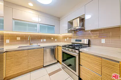 903 S New Hampshire Ave #303, Los Angeles, CA 90006 - Photo 6