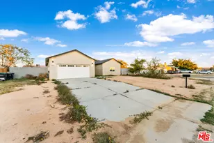 8749 Holly Ave, California City, CA 93505 - Photo 6