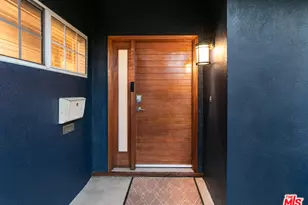 2415 8th Ave, Los Angeles, CA 90018 - Photo 4