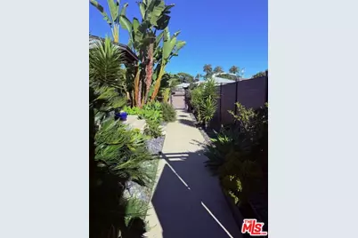 1927 Butler Ave, Los Angeles, CA 90025 - Photo 2