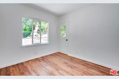 10321 Chrysanthemum Ln, Los Angeles, CA 90077 - Photo 22