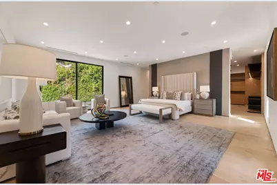 11929 Brentwood Grove Dr, Los Angeles, CA 90049 - Photo 10