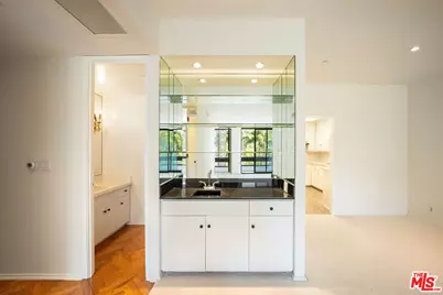 10551 Wilshire Blvd #403, Los Angeles, CA 90024 - Photo 8