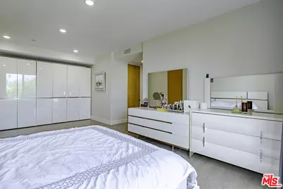 4925 Wilshire Blvd #Ph 302, Los Angeles, CA 90010 - Photo 20