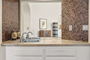 8455 Fountain Ave, West Hollywood, CA 90069 - Photo 14