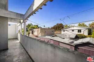 1017 Pearl St, Santa Monica, CA 90405 - Photo 12