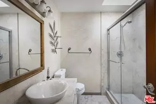 1017 Pearl St, Santa Monica, CA 90405 - Photo 22