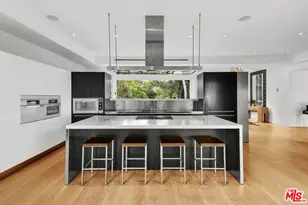 2402 Carman Crest Dr, Los Angeles, CA 90068 - Photo 12