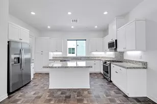 27009 Hummingbird Ln, Valencia, CA 91381 - Photo 14