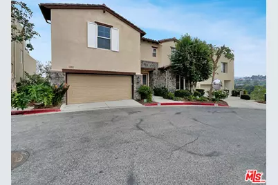 5692 Como Cir #34, Woodland Hills, CA 91367 - Photo 1