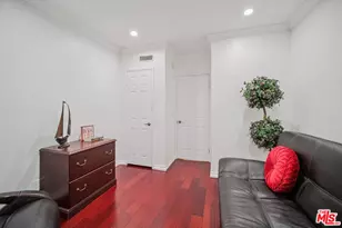 9520 Via Tivoli, Burbank, CA 91504 - Photo 26