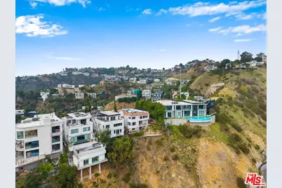 1614 Viewmont Dr, Los Angeles, CA 90069 - Photo 20