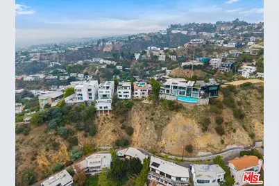 1614 Viewmont Dr, Los Angeles, CA 90069 - Photo 16