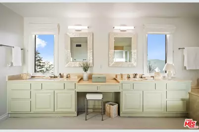 23255 W Paloma Blanca Dr, Malibu, CA 90265 - Photo 26