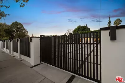 14011 Magnolia Blvd, Sherman Oaks, CA 91423 - Photo 2
