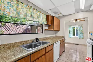 1653 S Orange Grove Ave, Los Angeles, CA 90019 - Photo 18