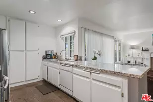 3867 Thorncroft Ln, Inglewood, CA 90305 - Photo 8