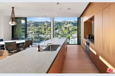 9040 Sunset Blvd #1101, West Hollywood, CA 90069 - Photo 10