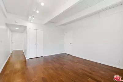 3900 Pacific Ave, Marina del Rey, CA 90292 - Photo 22