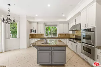 2997 Beverly Glen Cir, Los Angeles, CA 90077 - Photo 14