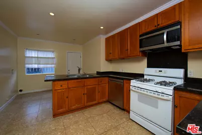 2003 W 66th St, Los Angeles, CA 90047 - Photo 6