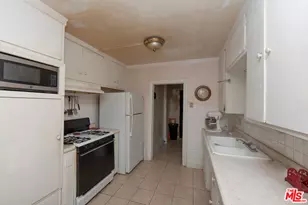 330 E Colden Ave, Los Angeles, CA 90003 - Photo 8