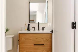 23278 Aetna St, Woodland Hills, CA 91367 - Photo 22